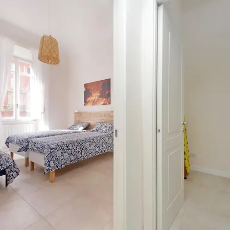 Lägenhet Balconcino Romantico A Via Aosta