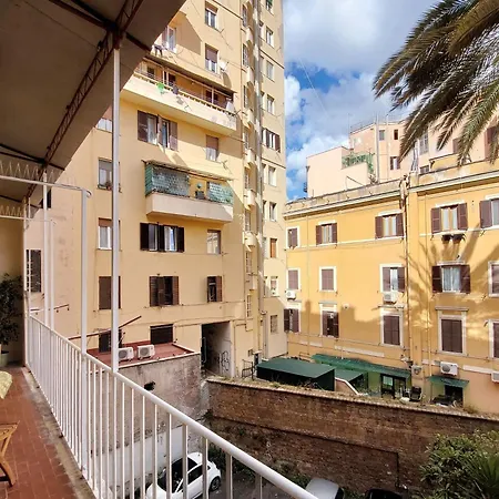 Appartement Balconcino Romantico A Via Aosta Rome